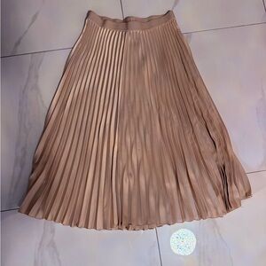 H&M Pleated Midi Skirt in Beige